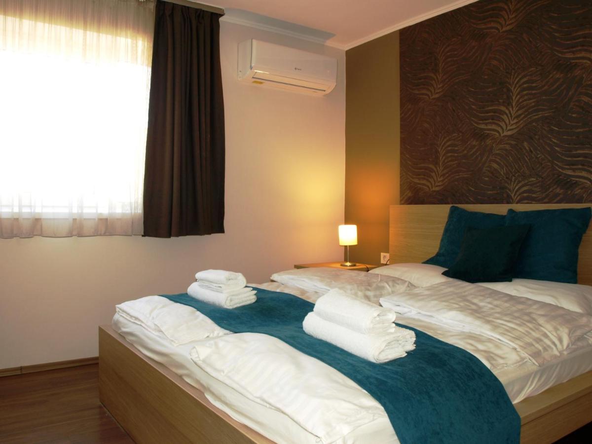 Garden Club Panzio Bed and Breakfast Balatonmáriafürdő Εξωτερικό φωτογραφία