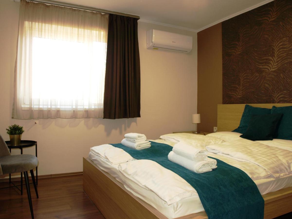 Garden Club Panzio Bed and Breakfast Balatonmáriafürdő Εξωτερικό φωτογραφία