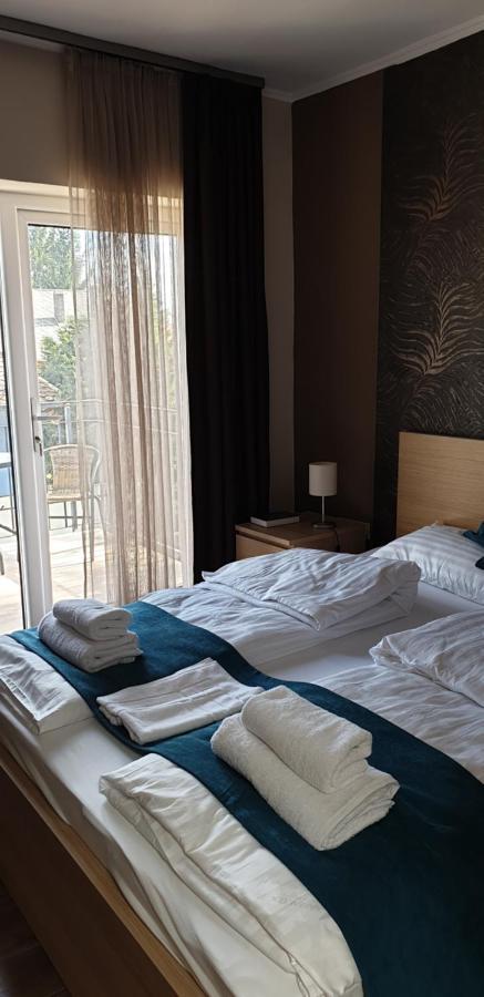 Garden Club Panzio Bed and Breakfast Balatonmáriafürdő Εξωτερικό φωτογραφία