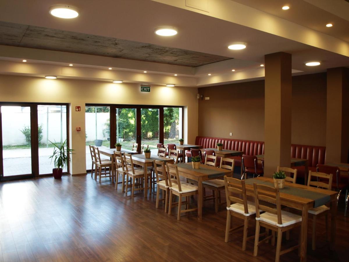 Garden Club Panzio Bed and Breakfast Balatonmáriafürdő Εξωτερικό φωτογραφία
