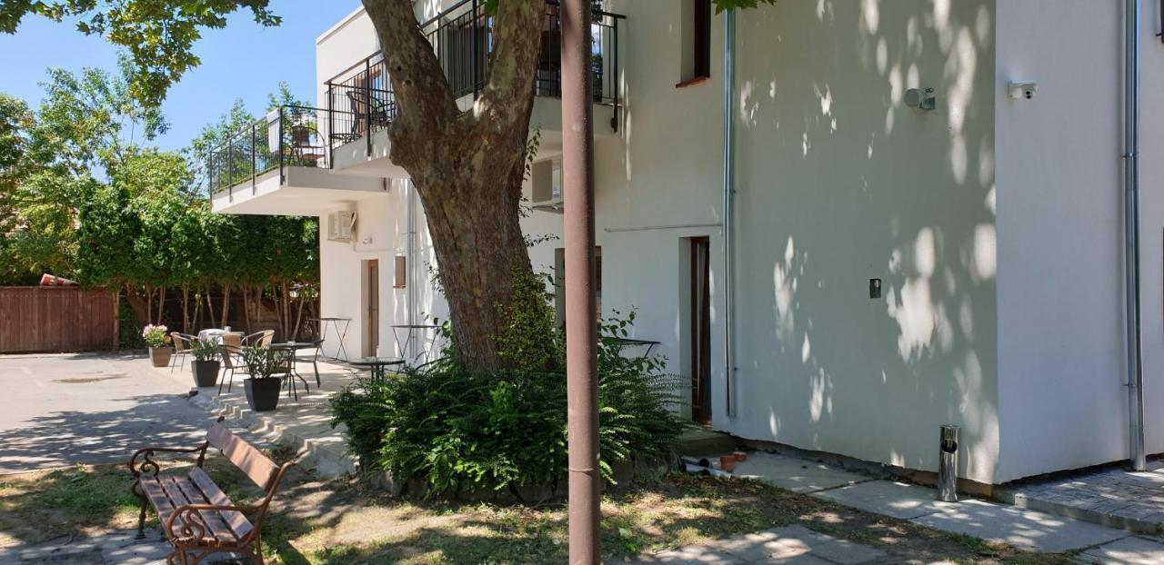 Garden Club Panzio Bed and Breakfast Balatonmáriafürdő Εξωτερικό φωτογραφία