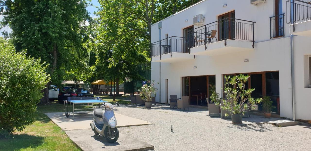 Garden Club Panzio Bed and Breakfast Balatonmáriafürdő Εξωτερικό φωτογραφία